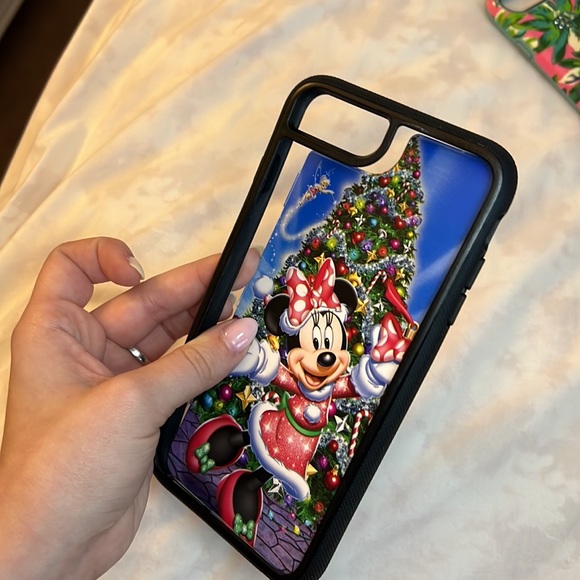 iPhone 8 Plus Disney Christmas phone case- Minnie Mouse. - Picture 3 of 3
